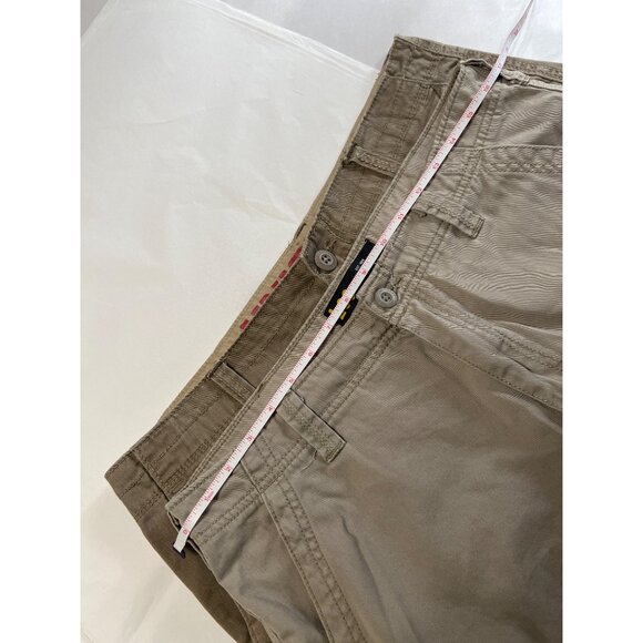 2 Pairs Lee & Unionbay Mens Cargo Shorts Size 34 Tan & Khaki - Picture 5 of 11